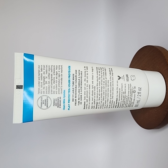 Juice Beauty SPF 30 Oil-Free Moisturizer - Picture 4 of 7